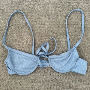 Baby blue underwire bikini top (size small)